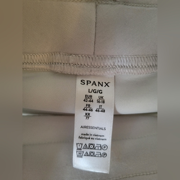 NWT SPANX Air Essentials Cowl Neck Pullover White Cloud Size Large - Picture 2 of 11